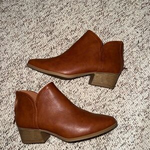 Women's Tan Ankle Boots Maurice’s size 9.5
